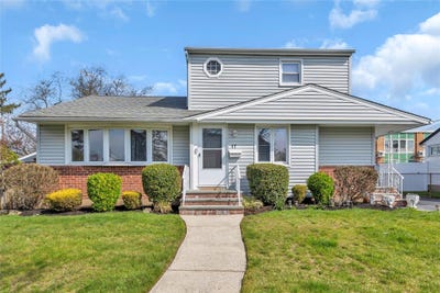 /international/us/17-columbia-road-hicksville-ny-110099064534/?lang=en
