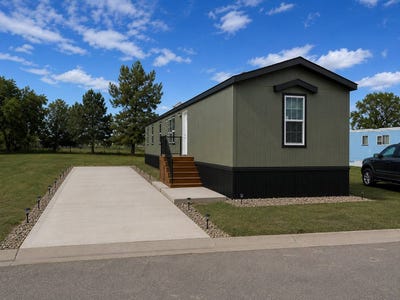 /international/us/2780-143rd-ave-rapid-city-sd-110108965520/