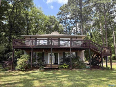 /international/us/106-hidden-drive-scottsboro-al-110108477308/