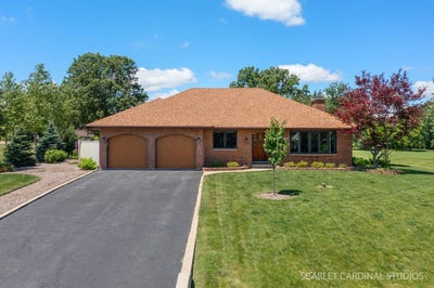 /international/us/186-merganser-lane-bloomingdale-il-110108845191/