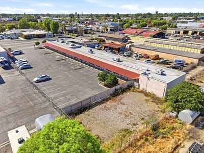 /international/us/724-n-ben-maddox-way-visalia-ca-110107289010/