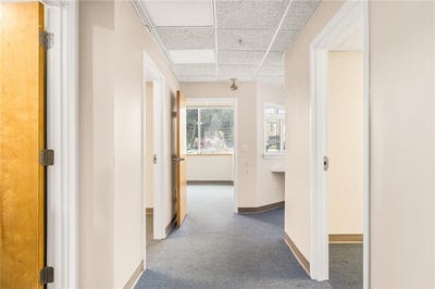/international/us/37-washington-street-west-warwick-ri-110108268967/