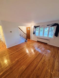 /international/us/1526-rhode-avenue-merrick-ny-110108815695/