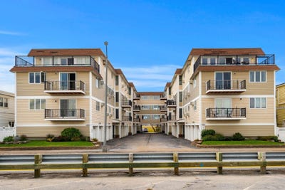 /international/us/407-ocean-boulevard-hampton-nh-110120131170/