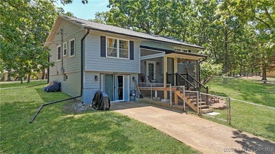 /international/us/1422-peach-blossom-lane-osage-beach-mo-110098994560/