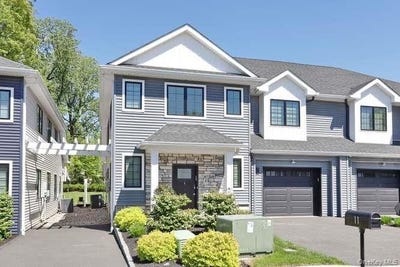 /international/us/11-silverwood-circle-suffern-ny-110108009382/