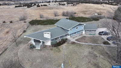 /international/us/701-w-18-road-phillips-ne-110107379121/