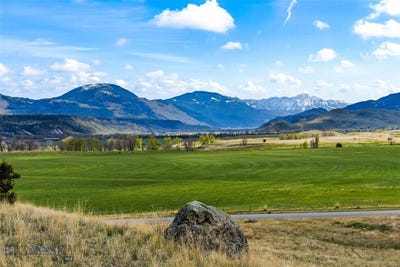 /international/us/dry-creek-road-s-emigrant-mt-110107775230/