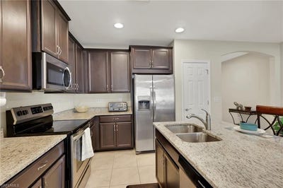 /international/us/3763-crofton-ct-fort-myers-fl-110105067600/
