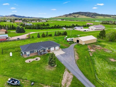 /international/us/1120-n-rainbow-road-spearfish-sd-110108125749/