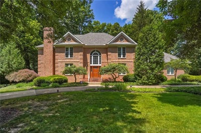 /international/us/3773-n-shore-drive-akron-oh-110100799046/