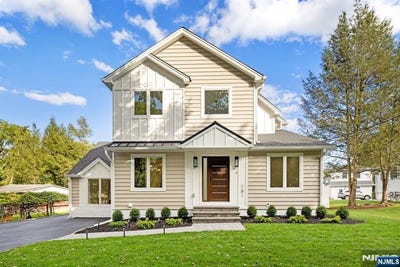 /international/us/181-west-street-closter-nj-110110277233/