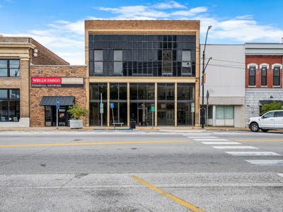 /international/us/107-e-broadway-street-bolivar-mo-110108025176/