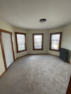 /international/us/10-lafayette-street-attleboro-ma-110107158733/