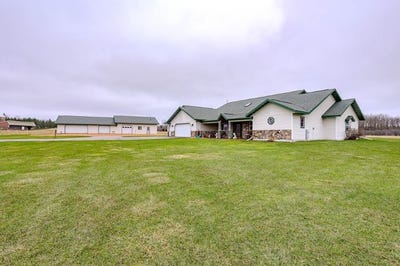 /international/us/12050-wren-road-marshfield-wi-110107314251/