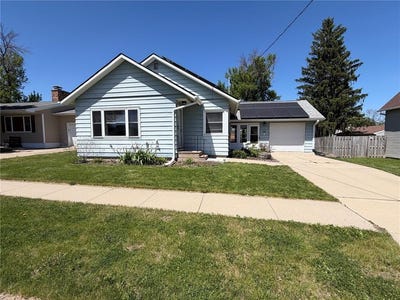 /international/us/121-moothart-street-alburnett-ia-110105064370/