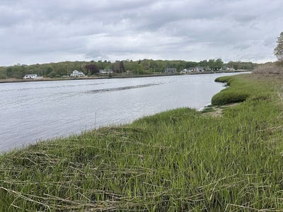 /international/us/lot-8-ferry-lane-berkley-ma-110100455153/