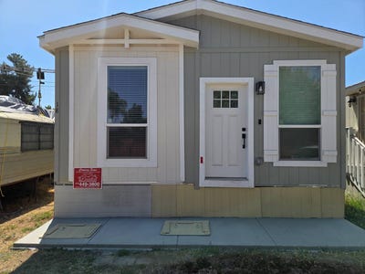 /international/us/1369-e-main-st-el-cajon-ca-110108551644/