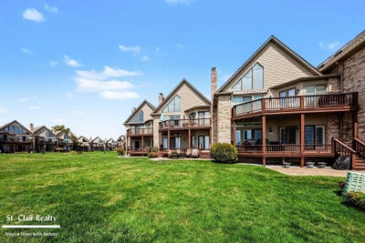 /international/us/50703-harbour-view-drive-new-baltimore-mi-110108219671/