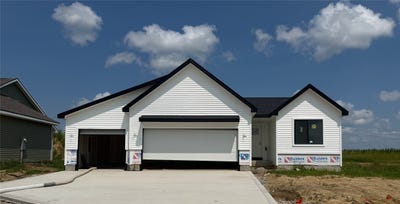 /international/us/928-lavender-lane-pella-ia-110119383074/