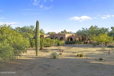 /international/us/1605-s-camino-del-sol-green-valley-az-110120416981/
