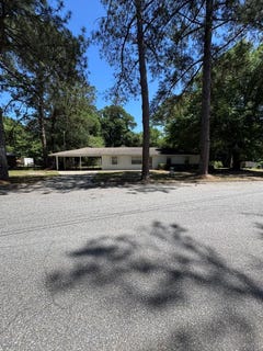 /international/us/133-chewalla-circle-eufaula-al-110105872872/