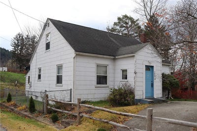 /international/us/1298-e-route-30-laughlintown-pa-110102139693/