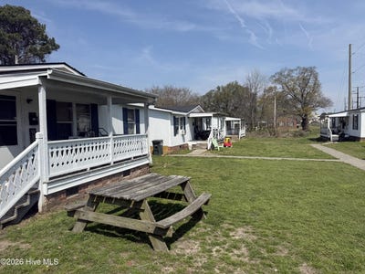 /international/us/213-215-e-albemarle-street-edenton-nc-110107655801/
