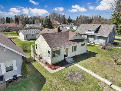 /international/us/939-duluth-avenue-n-thief-river-falls-mn-110104155737/