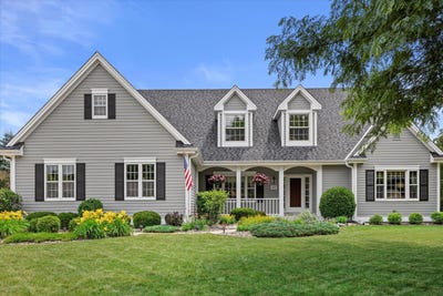 /international/us/869-oak-ridge-cir-hartford-wi-110100846349/