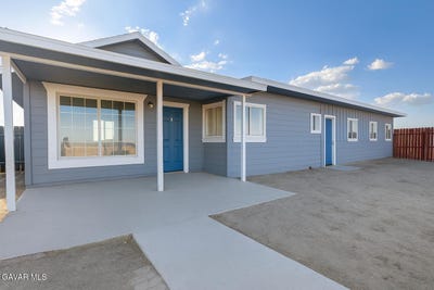 /international/us/8445-gaskell-road-rosamond-ca-110102057360/