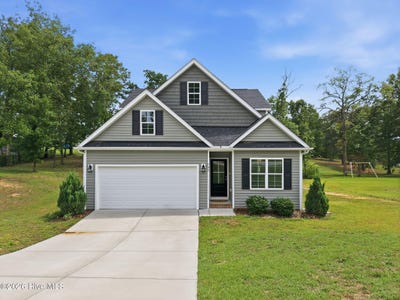 /international/us/105-village-drive-broadway-nc-110108452306/