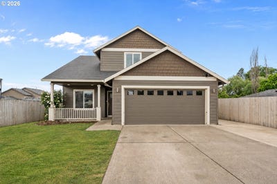 /international/us/1819-n-main-st-newberg-or-110108352950/