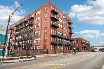 /international/us/2323-w-pershing-road-chicago-il-110107994982/