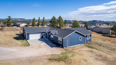 /international/us/594-s-11th-street-custer-sd-110107802828/