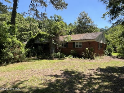 /international/us/9343-n-carolina-131-highway-bladenboro-nc-110108206352/