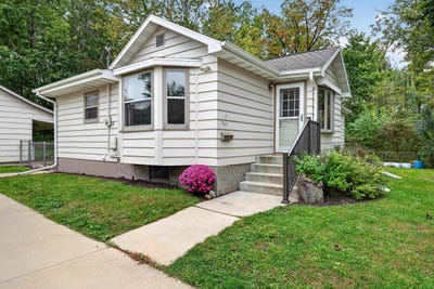 /international/us/341-w-chicago-street-stoughton-wi-110120064644/