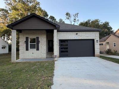 /international/us/1403-w-matthews-jonesboro-ar-110120588068/
