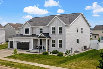 /international/us/2521-red-bud-lane-sun-prairie-wi-110108495440/