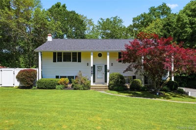 /international/us/22-kendell-drive-wappingers-falls-ny-110108473688/
