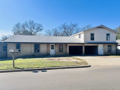 /international/us/620-logansport-street-center-tx-110096710765/