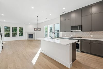/international/us/126-bridgewater-way-hickory-creek-tx-110107638110/