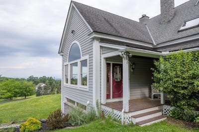 /international/us/18-indian-pipe-drive-north-greenbush-ny-110096234974/