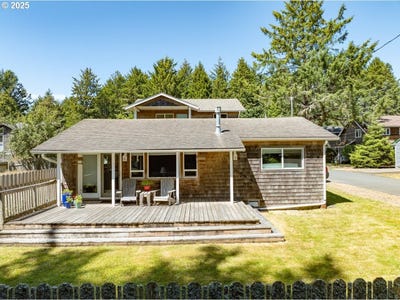 /international/us/296-e-jackson-st-cannon-beach-or-110100691066/