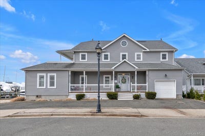 /international/us/268-gordon-place-freeport-ny-110106449256/