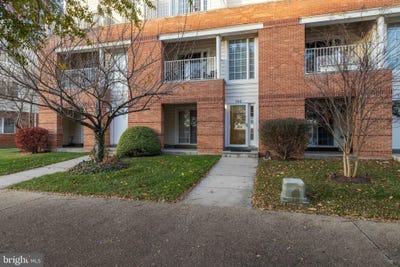 /international/us/156-christina-landing-drive-wilmington-de-110107607087/