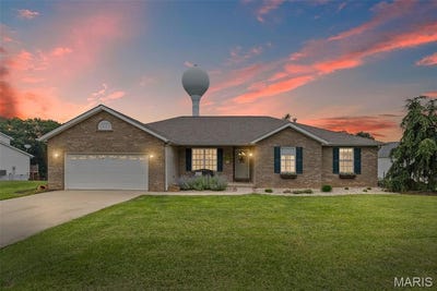 /international/us/227-w-woodland-ridge-valmeyer-il-110100379136/