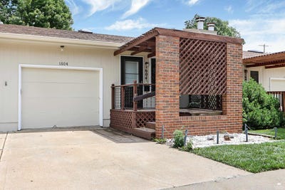 /international/us/1604-woodcrest-drive-manhattan-ks-110108280899/
