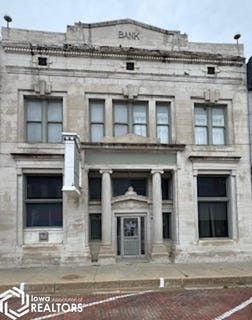 /international/us/407-main-street-bedford-ia-110108495432/