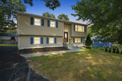 /international/us/40-old-farm-road-groton-ct-110101459555/?lang=fr